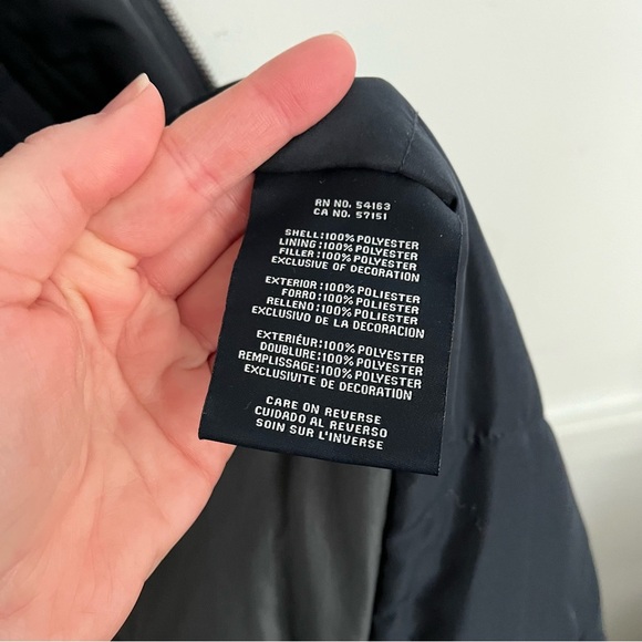 Tommy Hilfiger • Navy Bomber Jacket with High Collar and Sporty Style - Picture 4 of 7